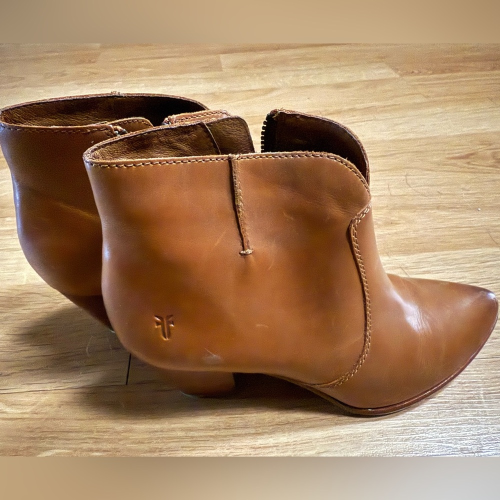 Frye Tan Ankle Boots - Size 6.5M - Picture 2 of 7